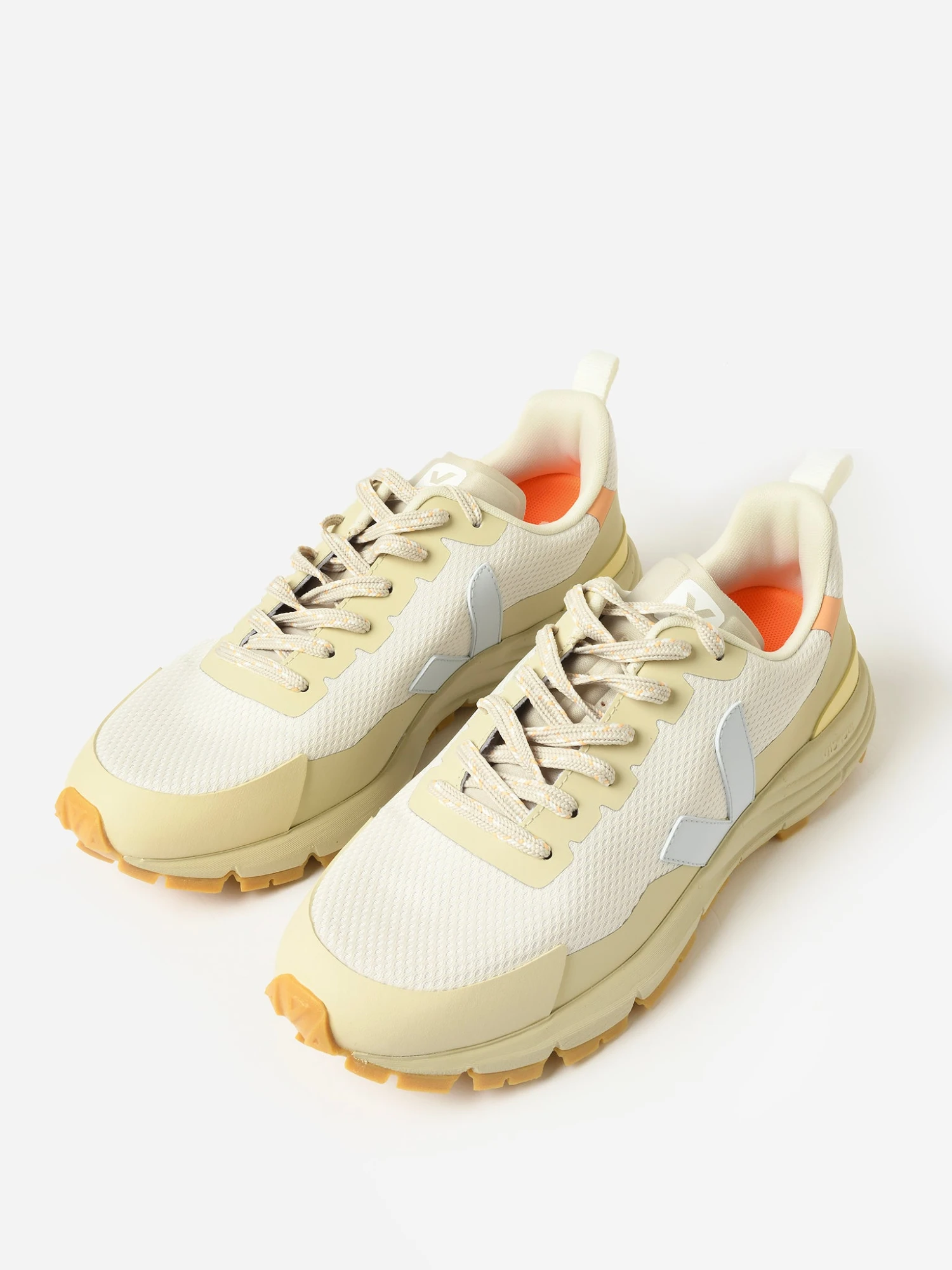 VEJA Women's Dekkan Alveomesh Sneaker 5 VEJA Women's Dekkan Alveomesh Sneaker - Image 5