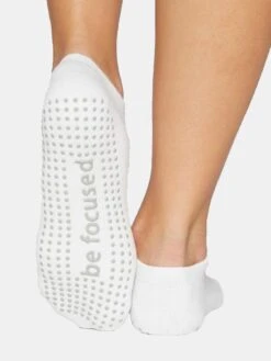 Sticky Be Socks Women's Grip Sock -Every Wear Shop STICKY BE SOCKSxBEFOCUSEDWHITEGREYxAlt1 48019573
