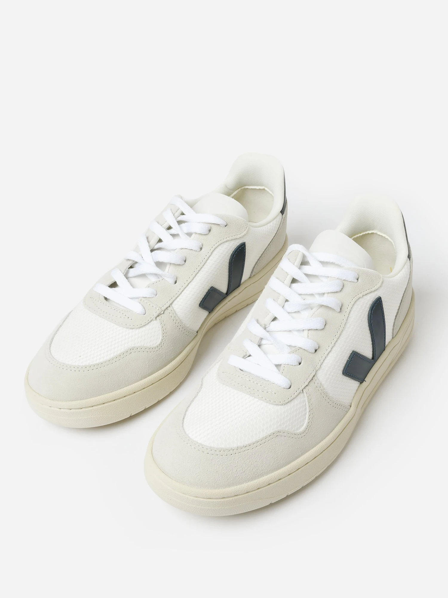 VEJA Men's V-10 B-Mesh Sneaker 3 VEJA Men's V-10 B-Mesh Sneaker - Image 3