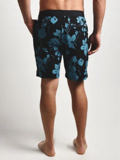 Vuori Equator Boardshort -Every Wear Shop v310 navytahitifloralalt3