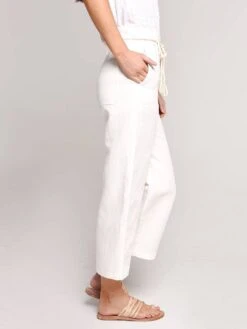 Vince High Rise Linen Crop Pant -Every Wear Shop v5069 21543 offwhitealt1